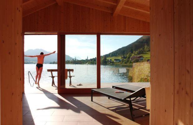 Seehotel Enzian Weissensee Buitenkant foto
