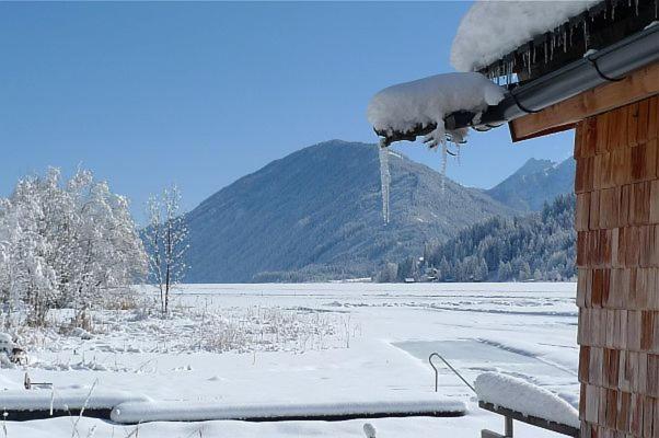 Seehotel Enzian Weissensee Buitenkant foto