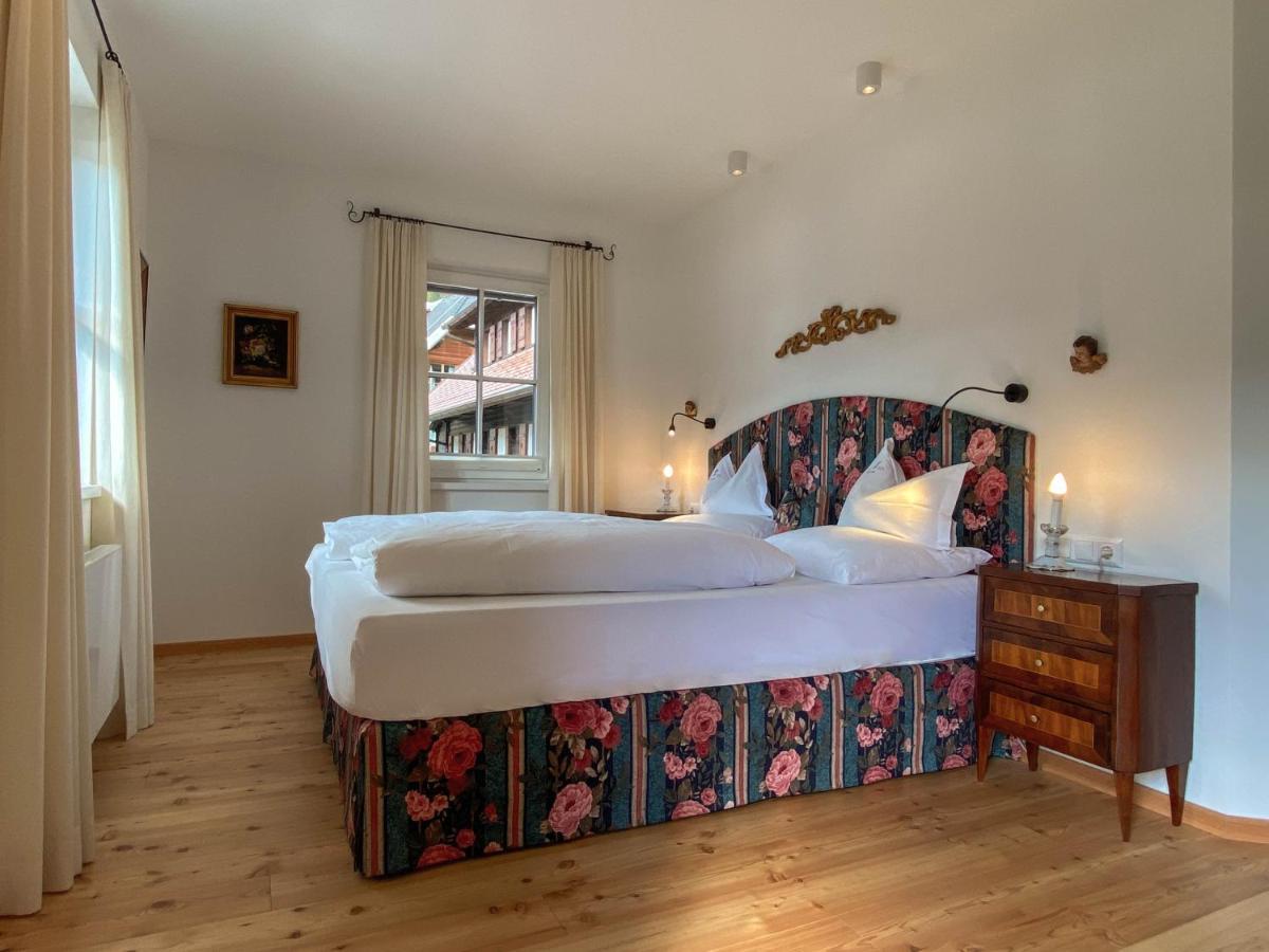 Seehotel Enzian Weissensee Buitenkant foto
