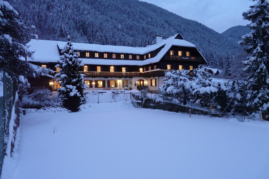 Seehotel Enzian Weissensee Buitenkant foto