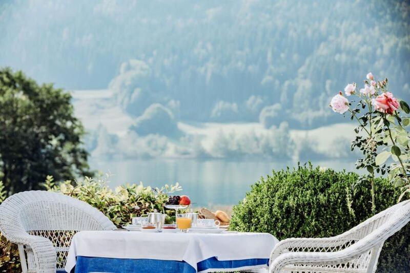 Seehotel Enzian Weissensee Buitenkant foto