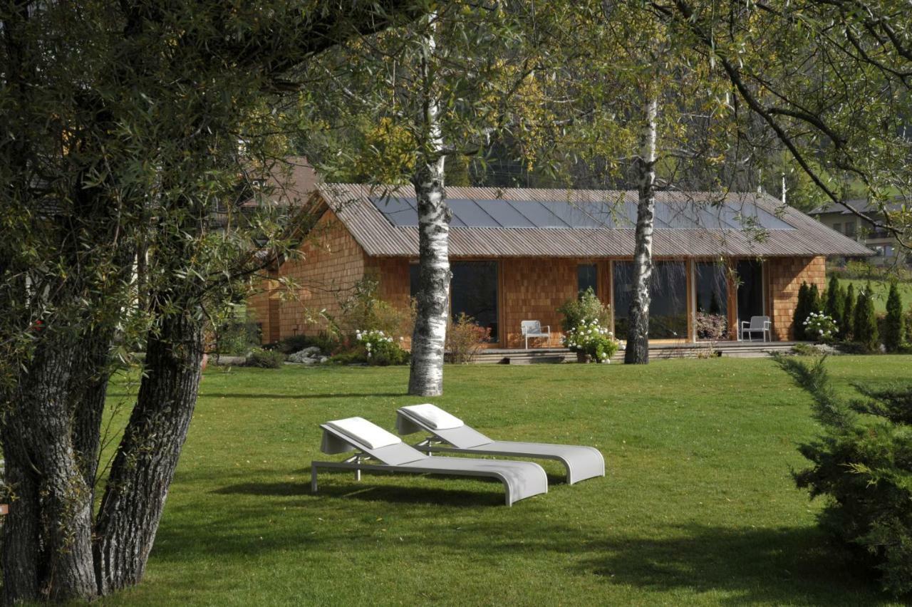 Seehotel Enzian Weissensee Buitenkant foto